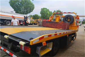 沾化附近拖车电话号码服务