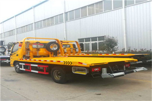 沾化附近拖车救援搭电